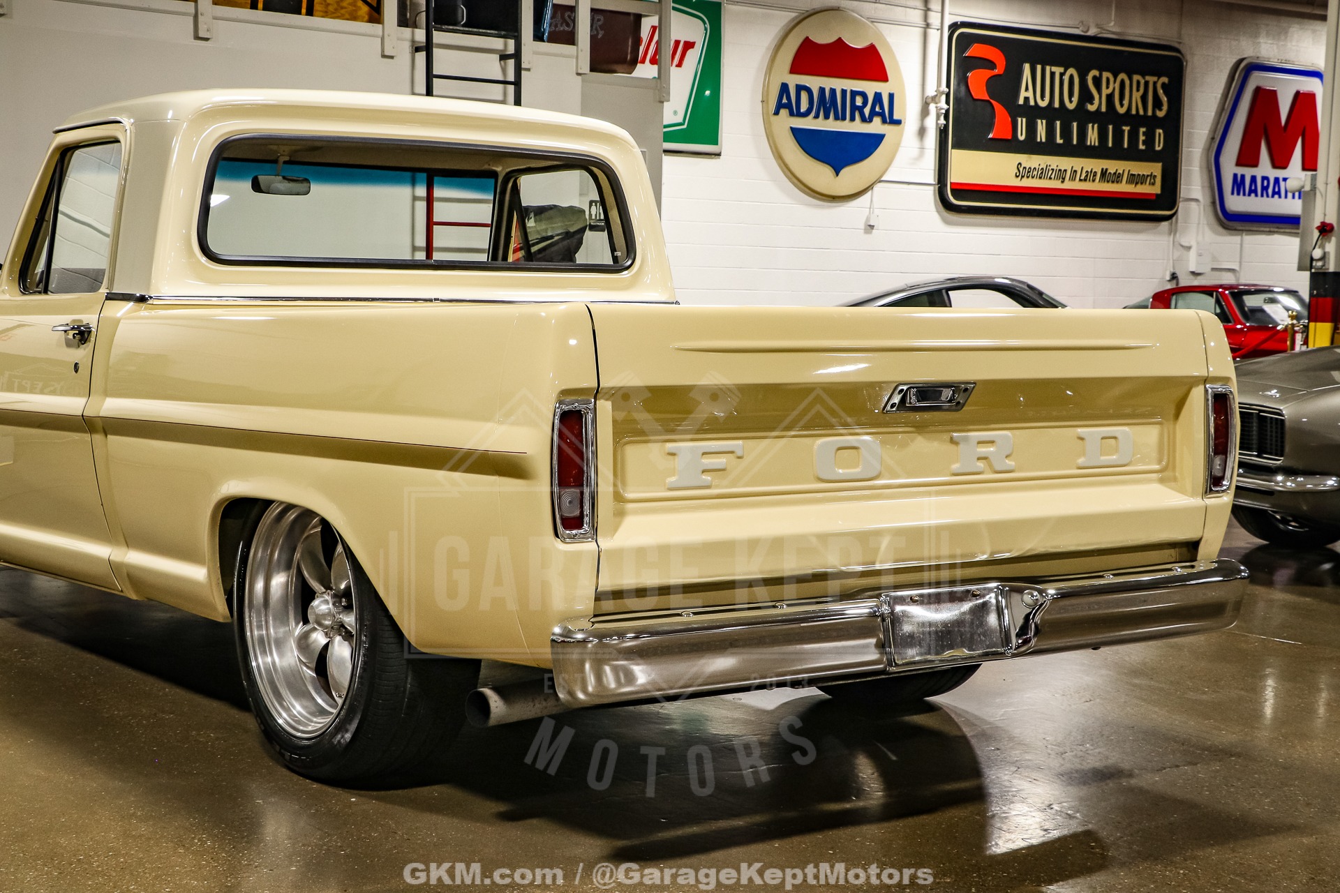 Unknown-F-100-1967-Yellow-Red-3