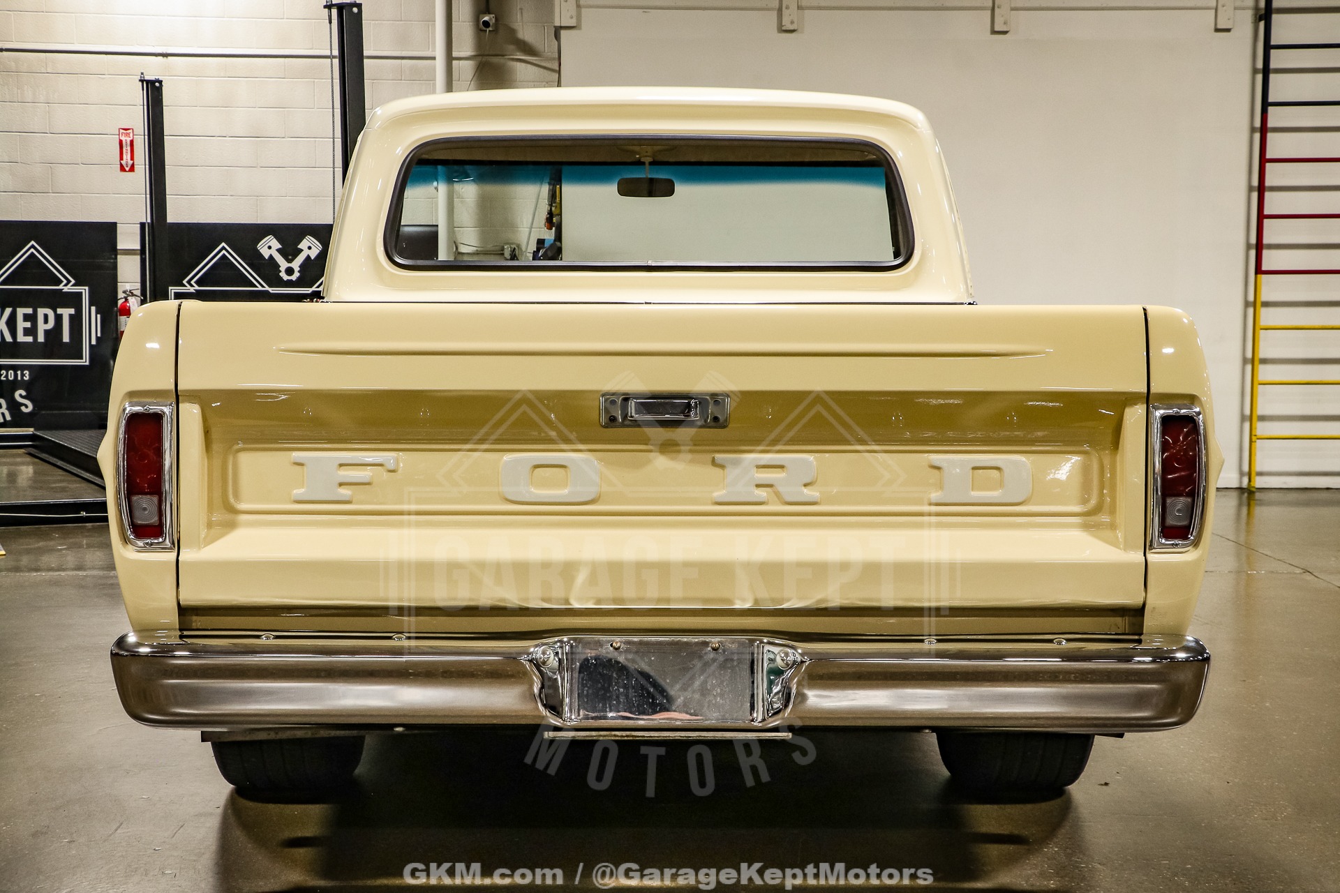 Unknown-F-100-1967-Yellow-Red-4