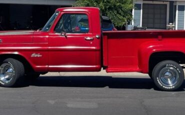 Unknown-F-100-1970-Red-1
