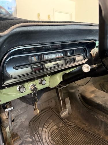 Unknown-F-100-1970-Red-6