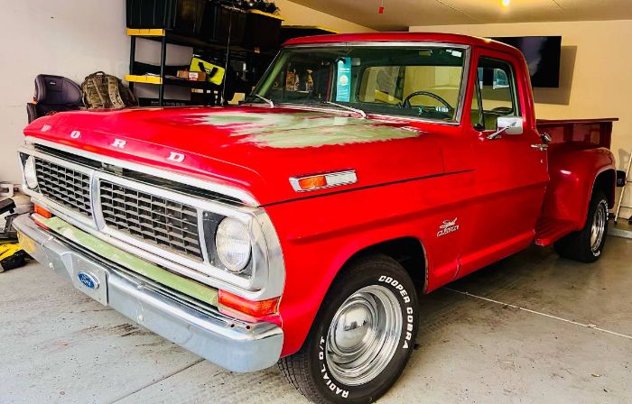 Unknown-F-100-1970-Red