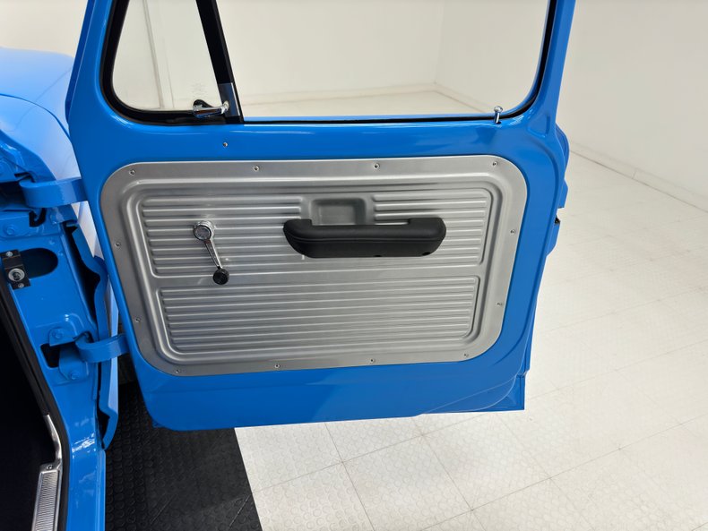 Unknown-F-100-1972-Grabber-Blue-Saddle-30