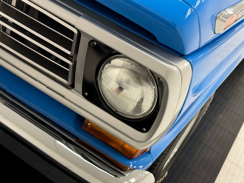 Unknown-F-100-1972-Grabber-Blue-Saddle-49