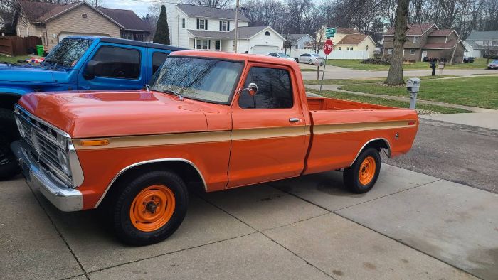 Unknown-F-100-1973-Orange-1