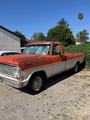 Unknown-F-250-1967-Wimbledon-WhiteRang-Dark-Barcelona-Red