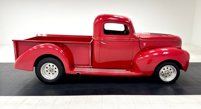 Unknown-F1-1941-Red-Black-5
