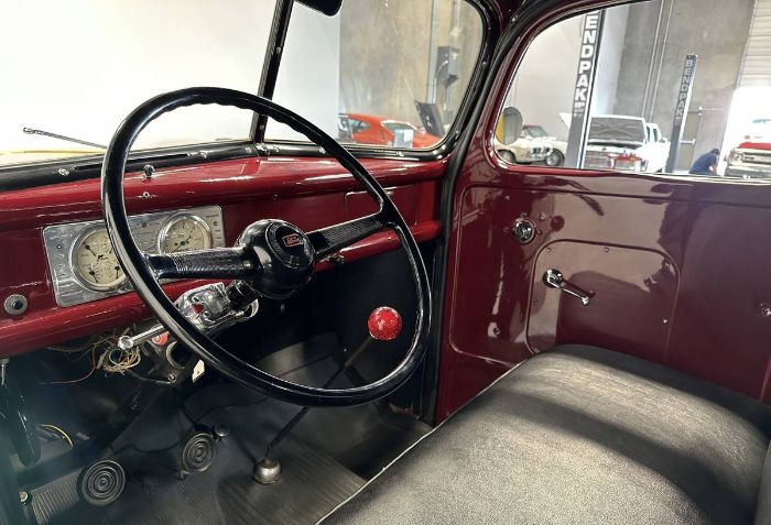 Unknown-F1-1946-Maroon-11