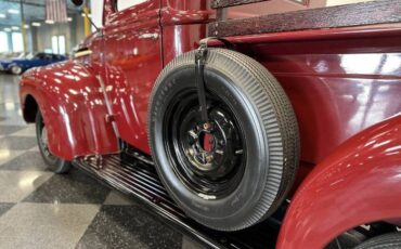 Unknown-F1-1946-Maroon-6