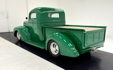 Unknown-F1-1947-Medium-Green-Ivory-1