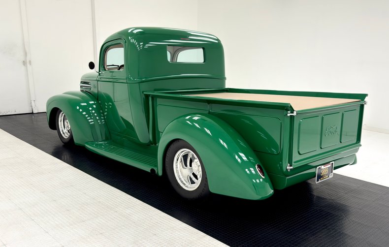 Unknown-F1-1947-Medium-Green-Ivory-1