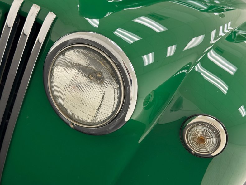 Unknown-F1-1947-Medium-Green-Ivory-11