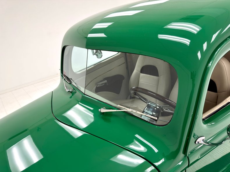 Unknown-F1-1947-Medium-Green-Ivory-14