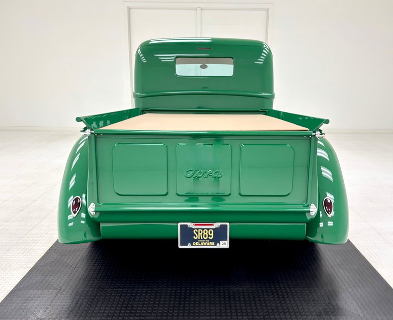Unknown-F1-1947-Medium-Green-Ivory-2