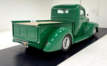 Unknown-F1-1947-Medium-Green-Ivory-3