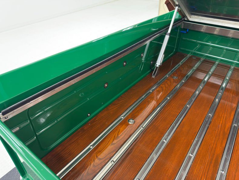 Unknown-F1-1947-Medium-Green-Ivory-36