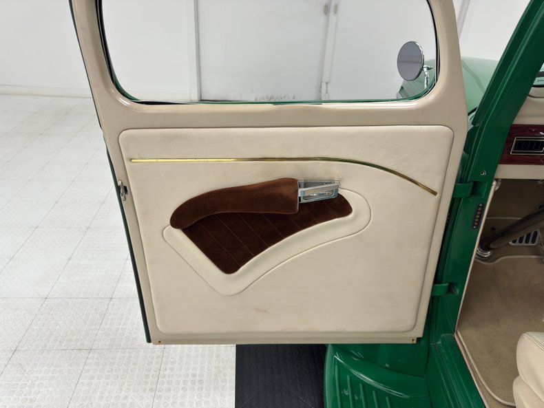 Unknown-F1-1947-Medium-Green-Ivory-37