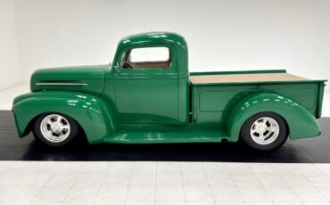 Unknown-F1-1947-Medium-Green-Ivory