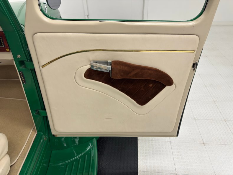 Unknown-F1-1947-Medium-Green-Ivory-38