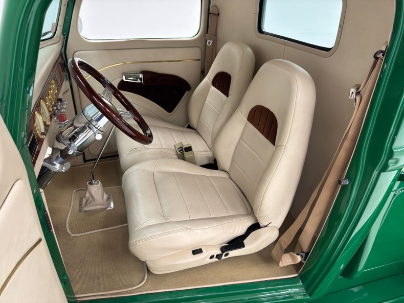 Unknown-F1-1947-Medium-Green-Ivory-39