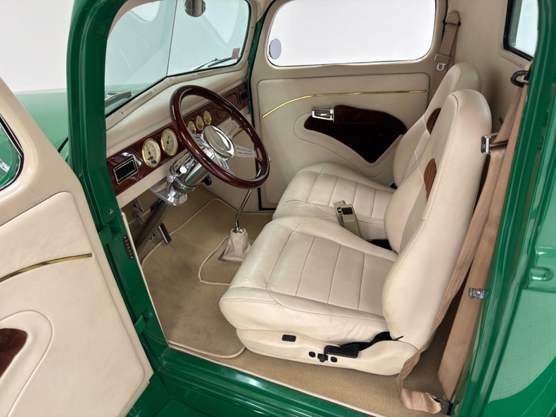 Unknown-F1-1947-Medium-Green-Ivory-40
