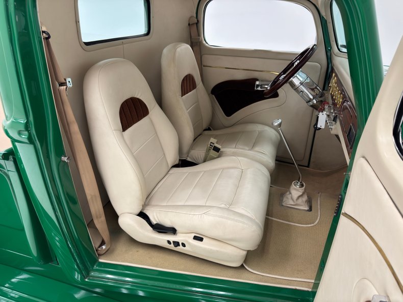 Unknown-F1-1947-Medium-Green-Ivory-41