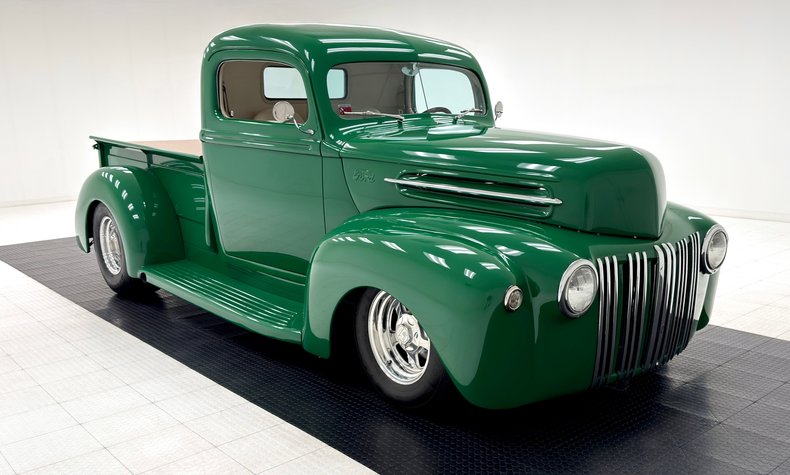 Unknown-F1-1947-Medium-Green-Ivory-8