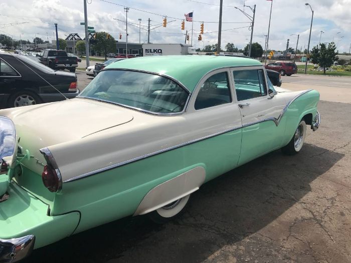 Unknown-Fairlane-1955-2