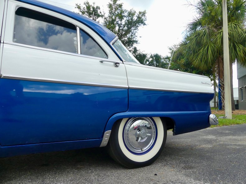 Unknown-Fairlane-1955-Blue-White-Blue-22