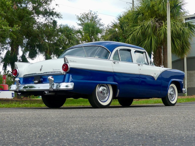 Unknown-Fairlane-1955-Blue-White-Blue-42