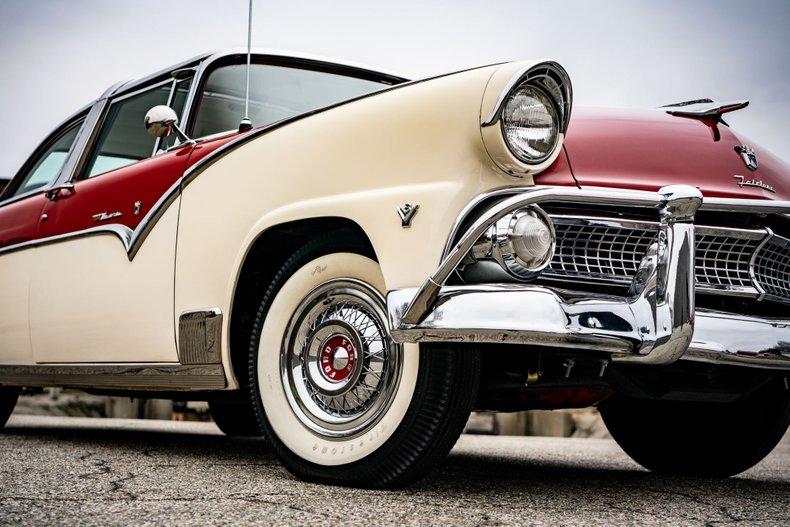 Unknown-Fairlane-1955-White-amp-Red-White-amp-Red-3