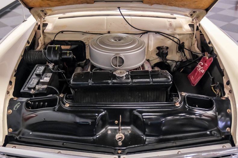 Unknown-Fairlane-1956-Fiesta-Red-White-10