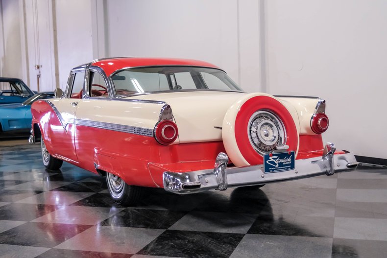 Unknown-Fairlane-1956-Fiesta-Red-White-16