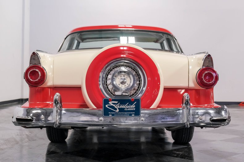 Unknown-Fairlane-1956-Fiesta-Red-White-17