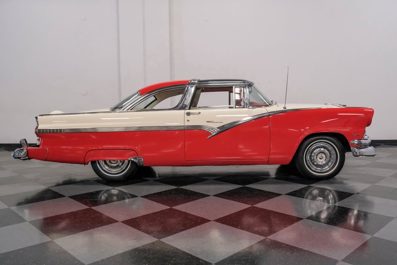 Unknown-Fairlane-1956-Fiesta-Red-White-20