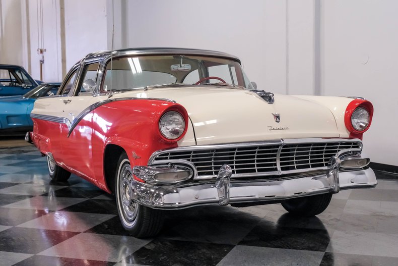 Unknown-Fairlane-1956-Fiesta-Red-White-23