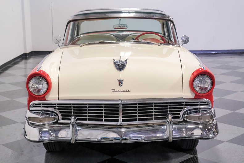 Unknown-Fairlane-1956-Fiesta-Red-White-26
