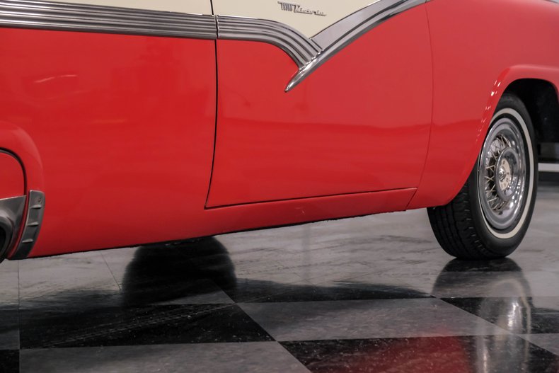 Unknown-Fairlane-1956-Fiesta-Red-White-29
