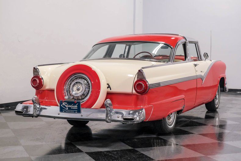 Unknown-Fairlane-1956-Fiesta-Red-White-33