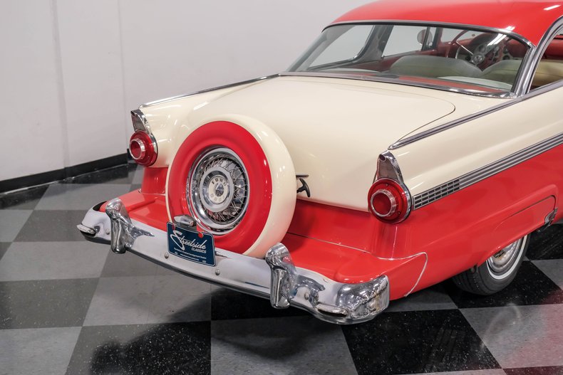 Unknown-Fairlane-1956-Fiesta-Red-White-34