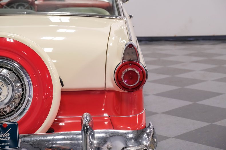 Unknown-Fairlane-1956-Fiesta-Red-White-35