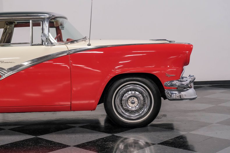 Unknown-Fairlane-1956-Fiesta-Red-White-37