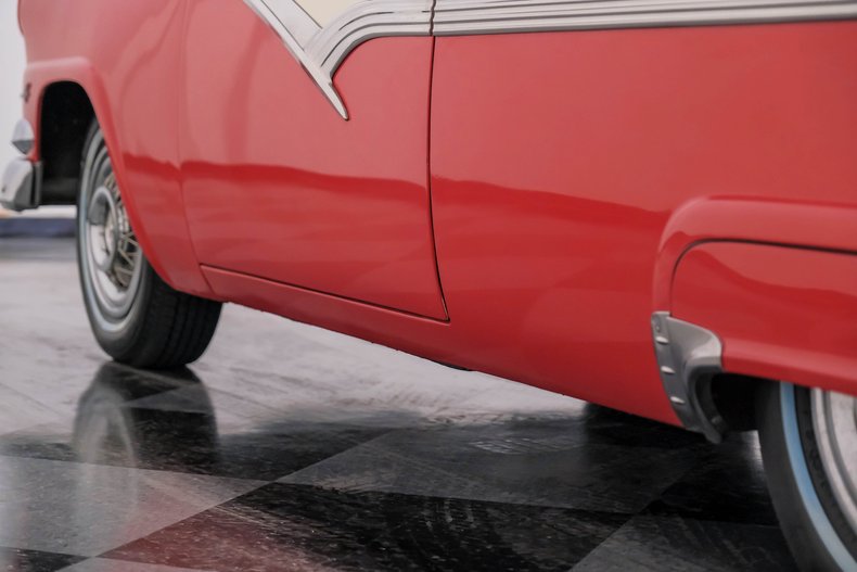 Unknown-Fairlane-1956-Fiesta-Red-White-8