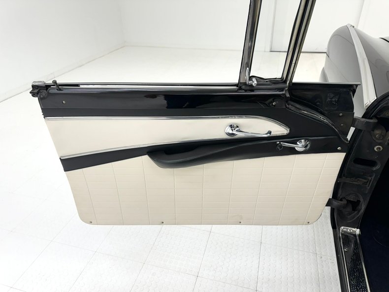 Unknown-Fairlane-1956-Raven-Black-Black-46
