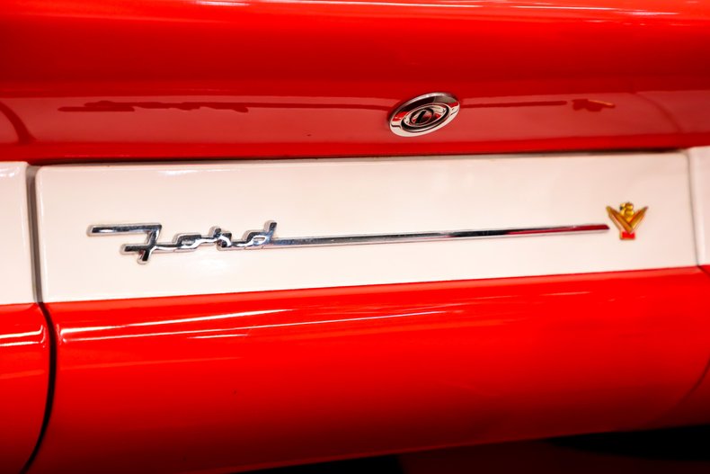 Unknown-Fairlane-1956-Raven-Black-Red-43