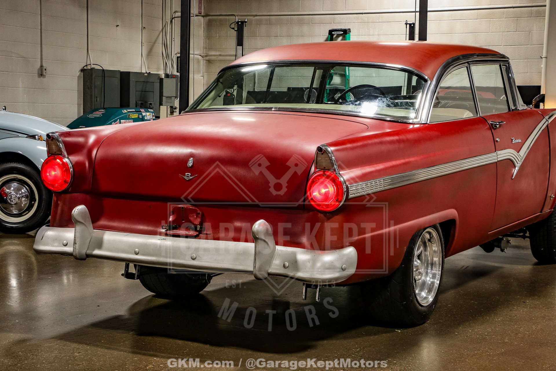 Unknown-Fairlane-1956-Red-Black-18