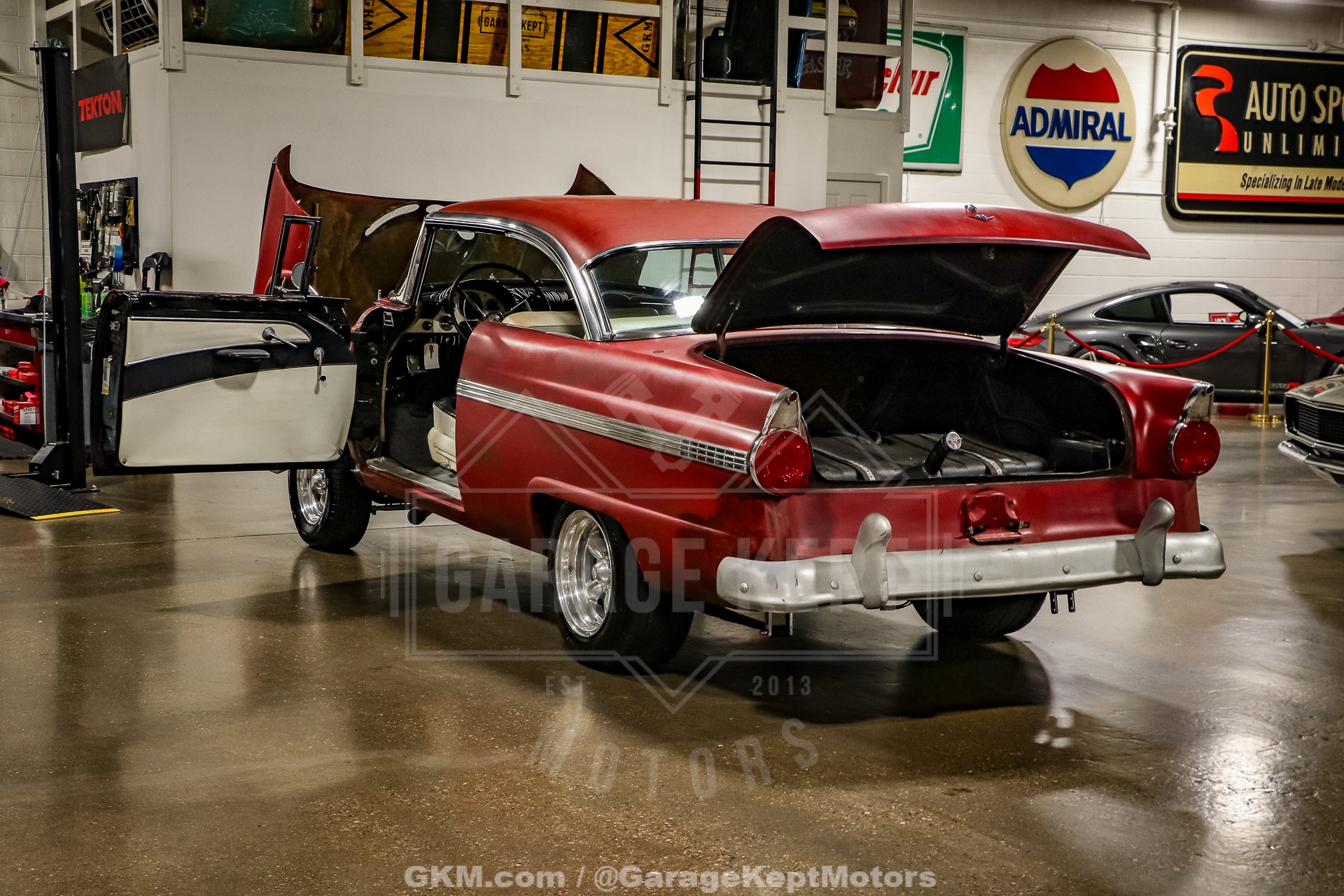 Unknown-Fairlane-1956-Red-Black-2