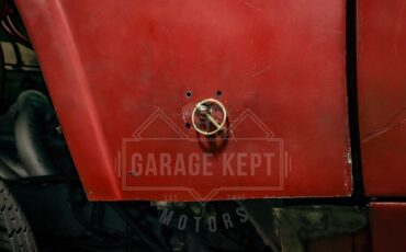 Unknown-Fairlane-1956-Red-Black-36