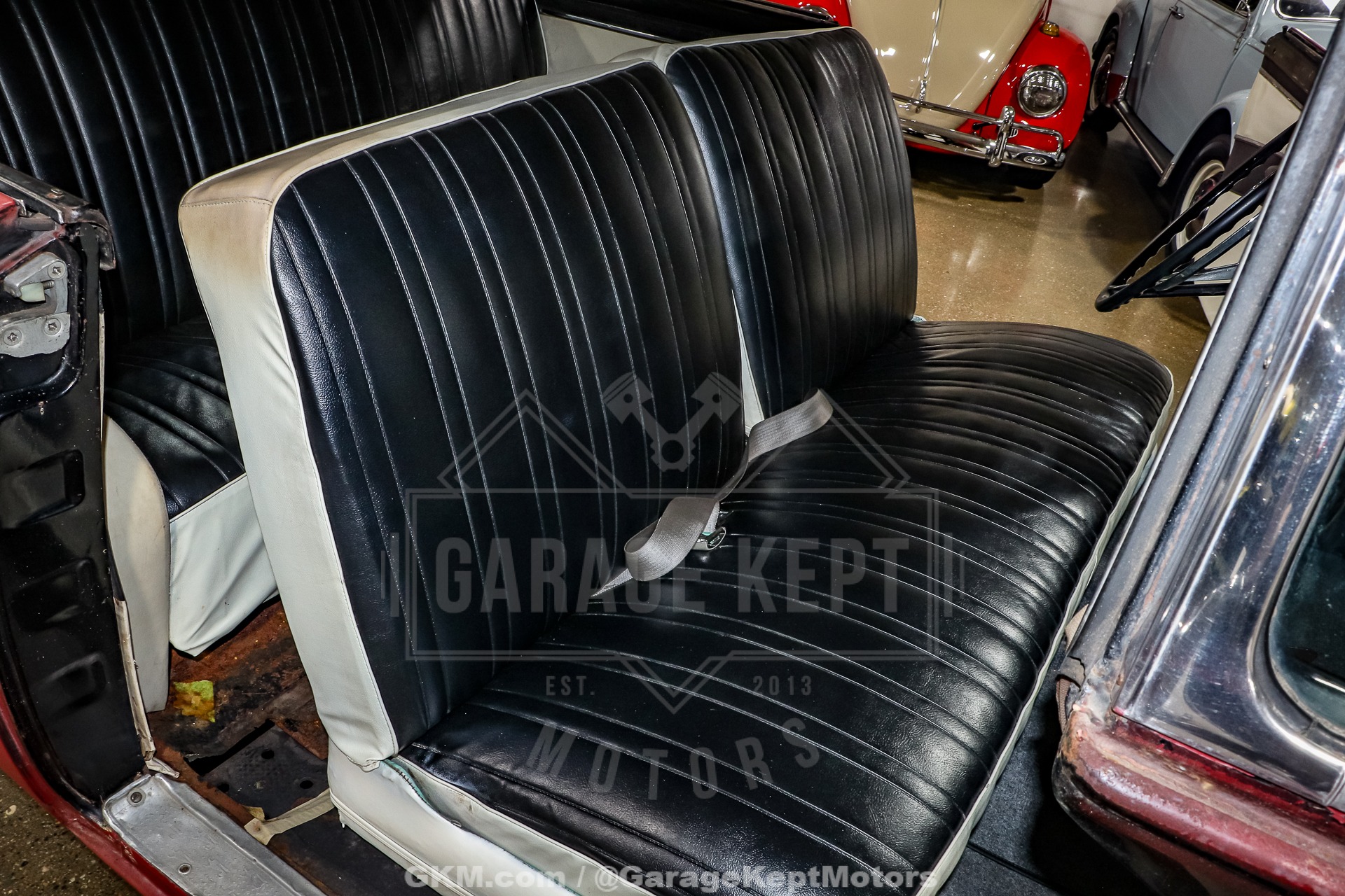 Unknown-Fairlane-1956-Red-Black-4