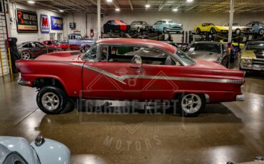 Unknown-Fairlane-1956-Red-Black-9