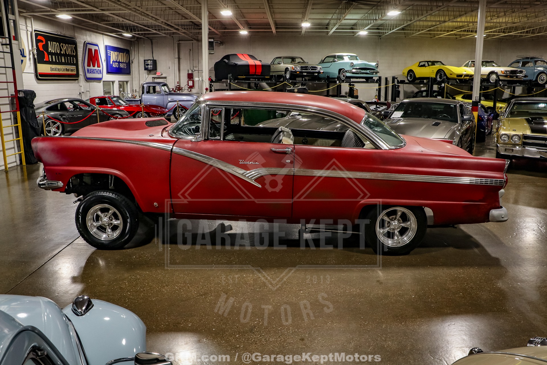 Unknown-Fairlane-1956-Red-Black-9